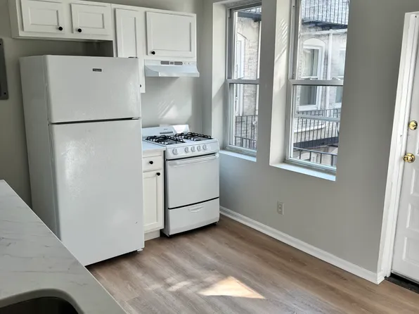 224 Hanover St, Boston, MA