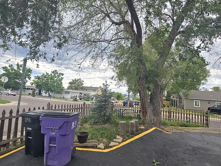 390 S Utica St — Photo 3