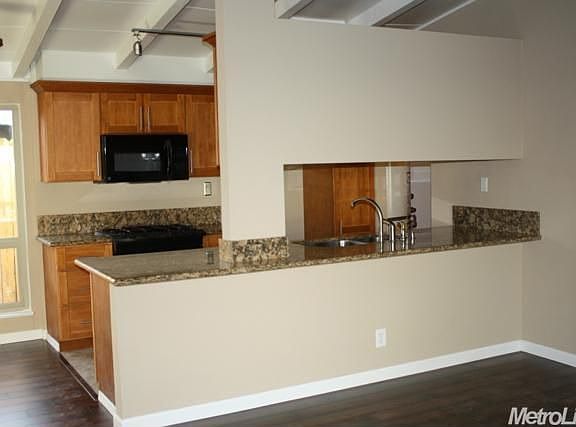 4th image of 1456 32nd Ave