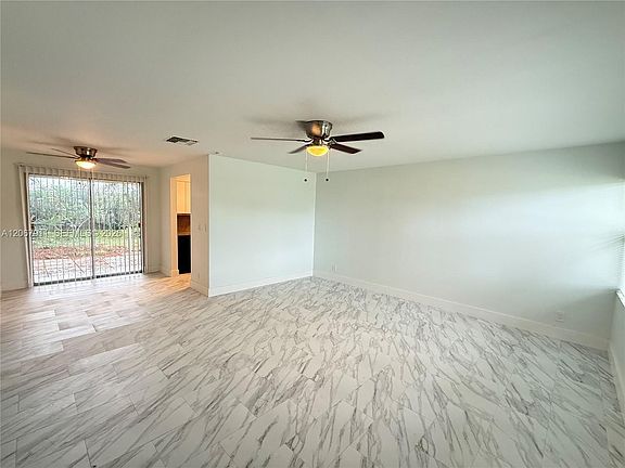 2nd image of 3558 Everglades Rd