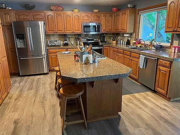 gourmet kitchen 16x15