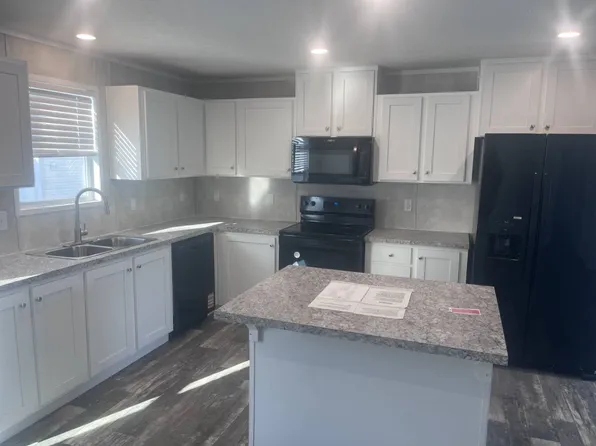 212 Anker Ln #59, Metamora, IL 61548