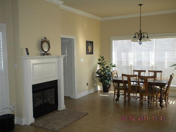 Dining/breakfast area