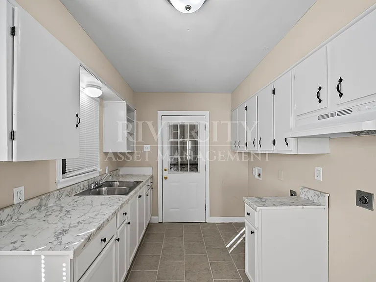 1290 Dellwood Ave — Photo 12