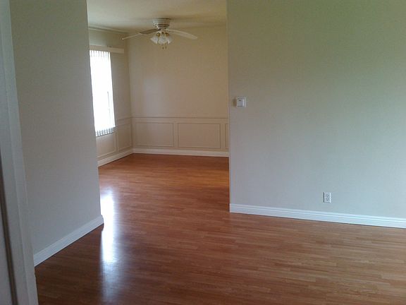 2nd image of 934 W Glenoaks Blvd APT 7
