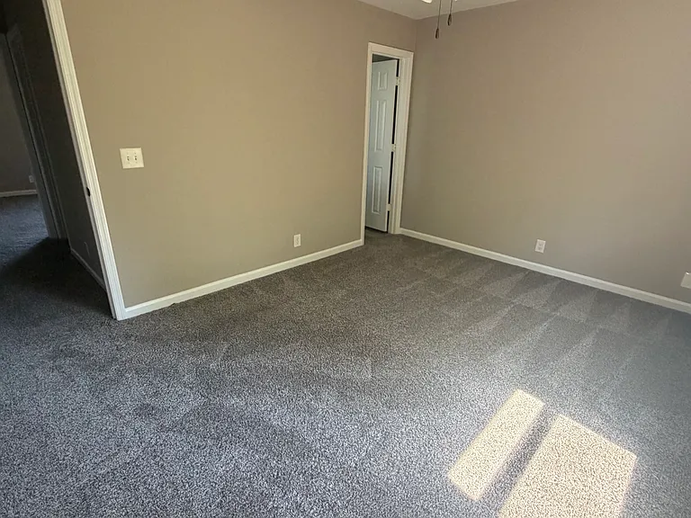 1045 Silver Point Dr — Photo 7