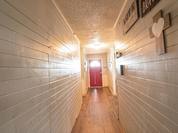 5th image of 1106 N Avenue F