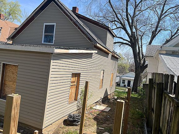 4th image of 344 Oakley Ave