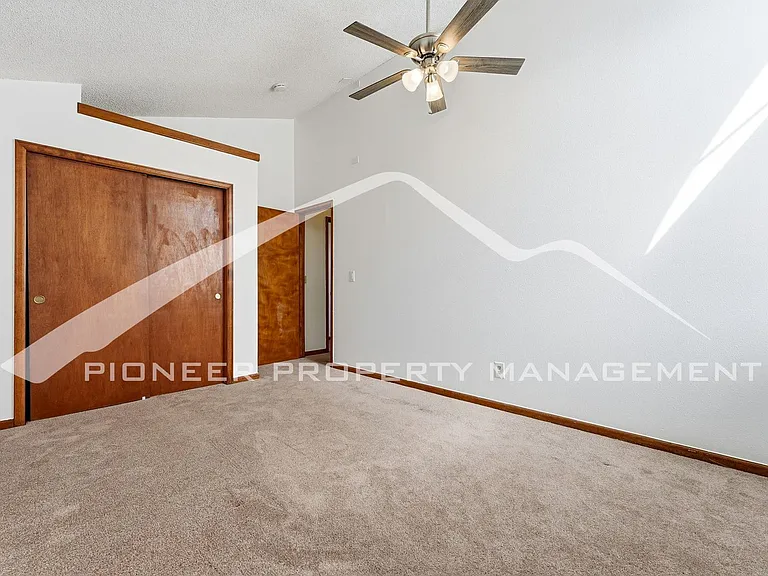 9753 Independence St — Photo 15