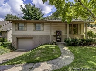 924 Roanoke Dr, Springfield, IL 62702