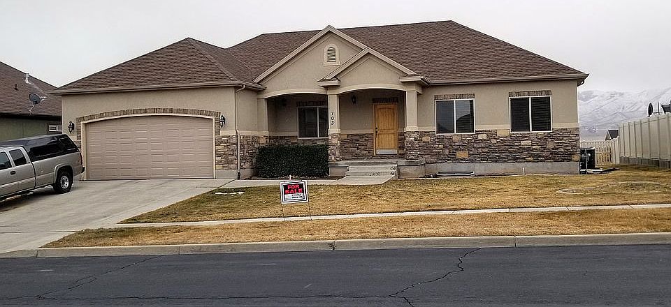 1st image of 703 W Aspen Hills Blvd
