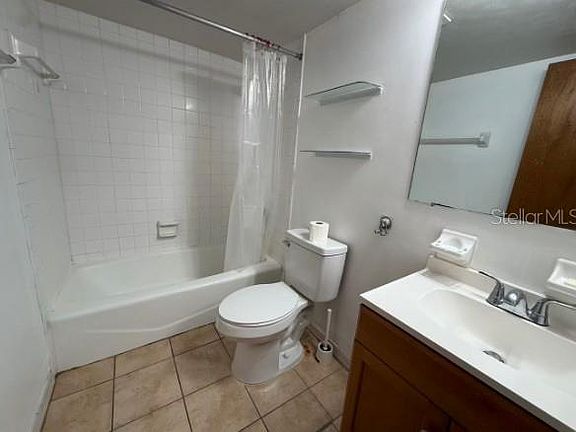 4th image of 2360 SW Archer Rd APT 918