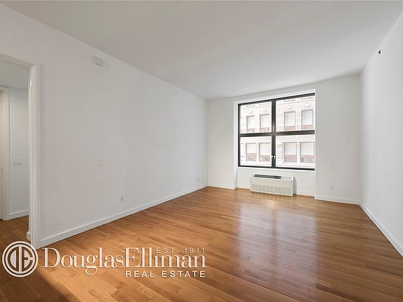 4th image of 240 Park Ave S APT 4D