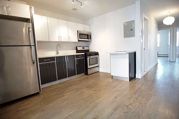 Rented by Lofts and Flats LLC | media 40