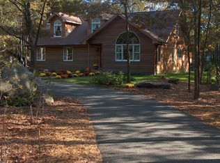 39 Bellows Pond Rd, Hampton Bays, NY 11946