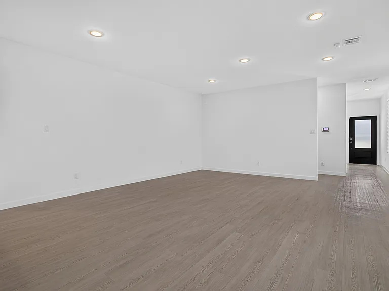 415 Kayden Ct — Photo 5