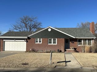 503 E 15th St, Ellis, KS 67637
