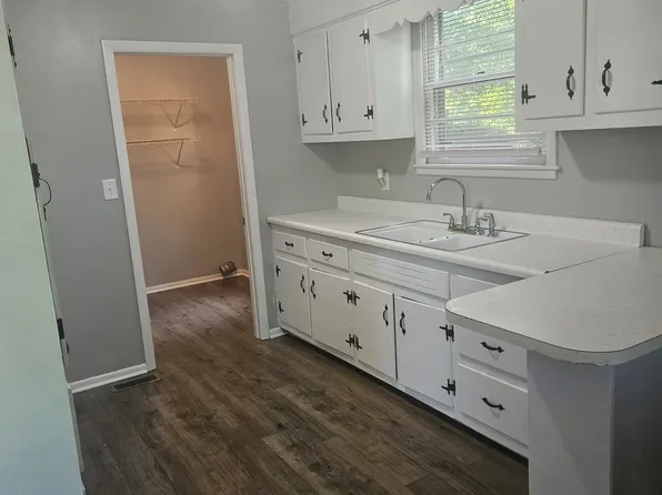 21 Charlemagne Blvd, Clarksville, TN 37042