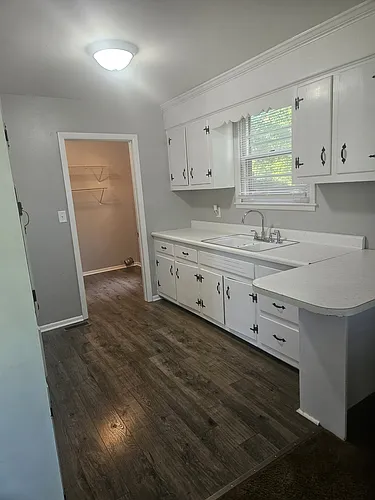 21 Charlemagne Blvd Photo 1