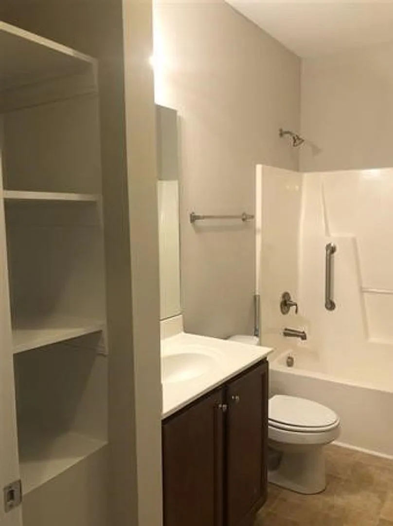 Nice 1 bed/1 bath duplex minutes from downtown Raleigh — Photo 4
