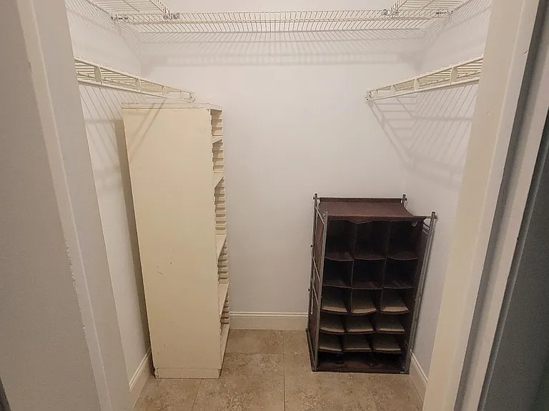 941 Crystal Lake Dr — Photo 14