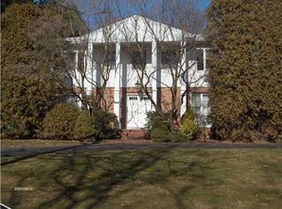 8 Bennington Ct, East Brunswick, NJ 08816