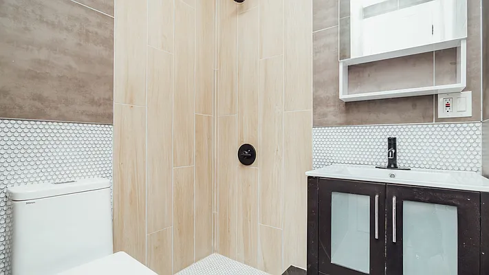 Rented by Nooklyn NYC LLC | media 36