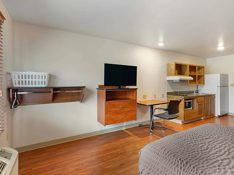 Studio Suite - 1 Full Bed