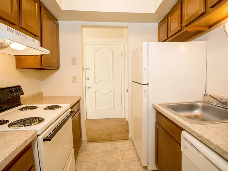 Avalon Woods Apartment Homes — Photo 25