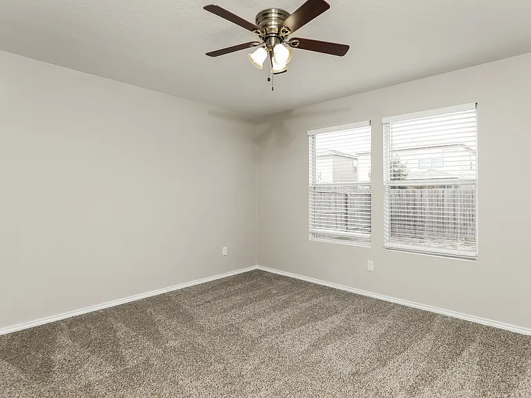 485 Auburn Park — Photo 10