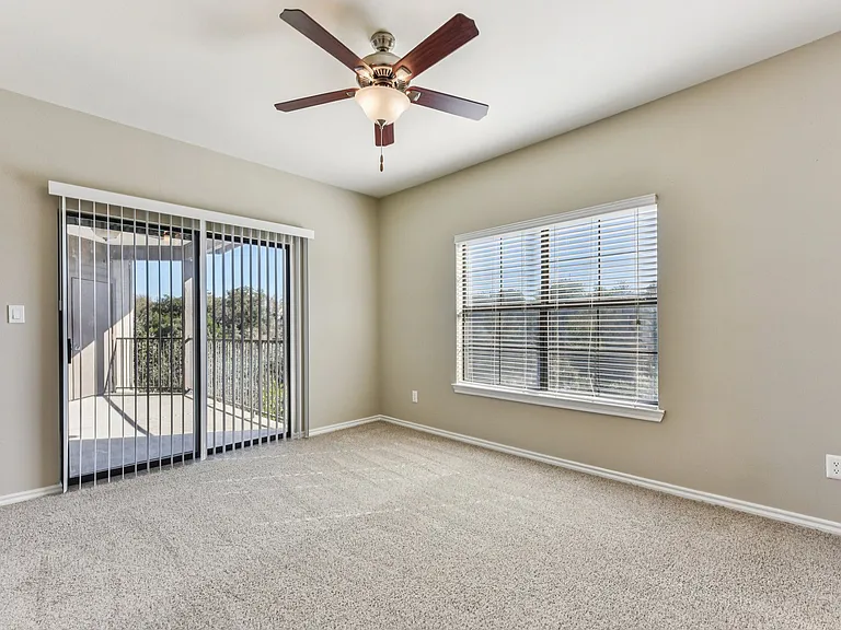 Waters Edge Apartment Homes — Photo 103