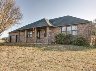 914 Two Rivers Rd, Highlandville, MO 65669