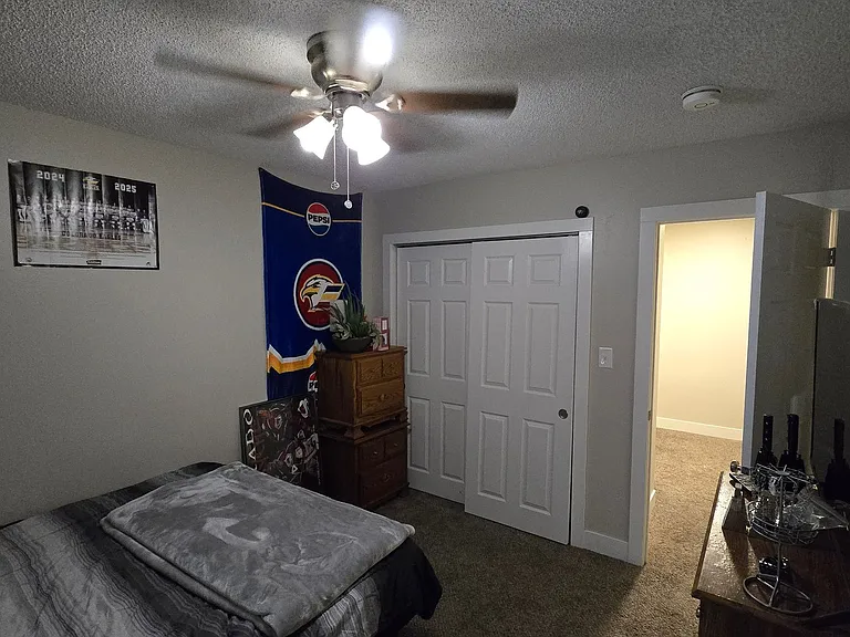 2 Bed, 1.5 Bath Townhome with Garage Near McKee Medical Center — Photo 11