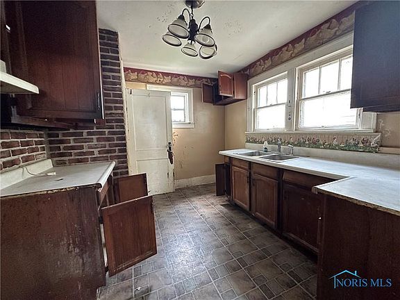 5th image of 23 Elmer St