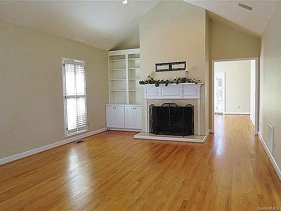 5th image of 1003 Argyle Ct