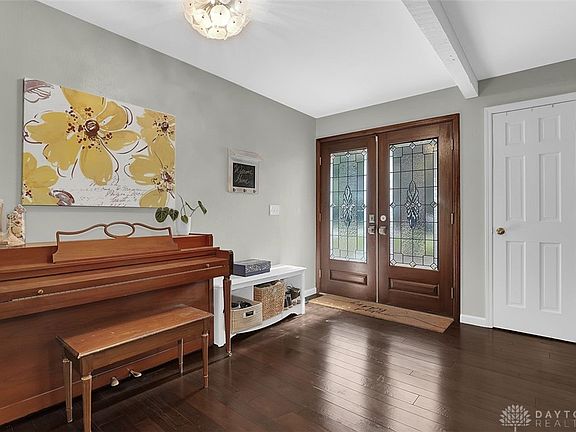 5th image of 1947 Gainsborough Ln