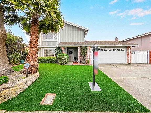 4th image of 922 Coral Dr