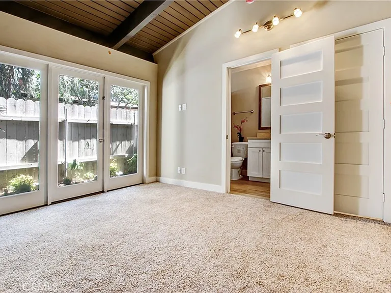 10446 Alta Loma Dr — Photo 9