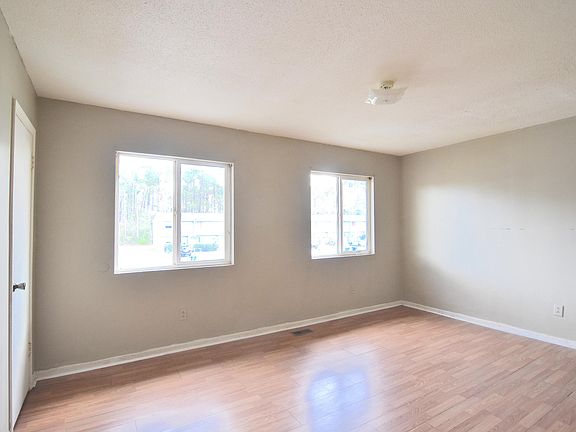 4th image of 167 Brown Boulevard