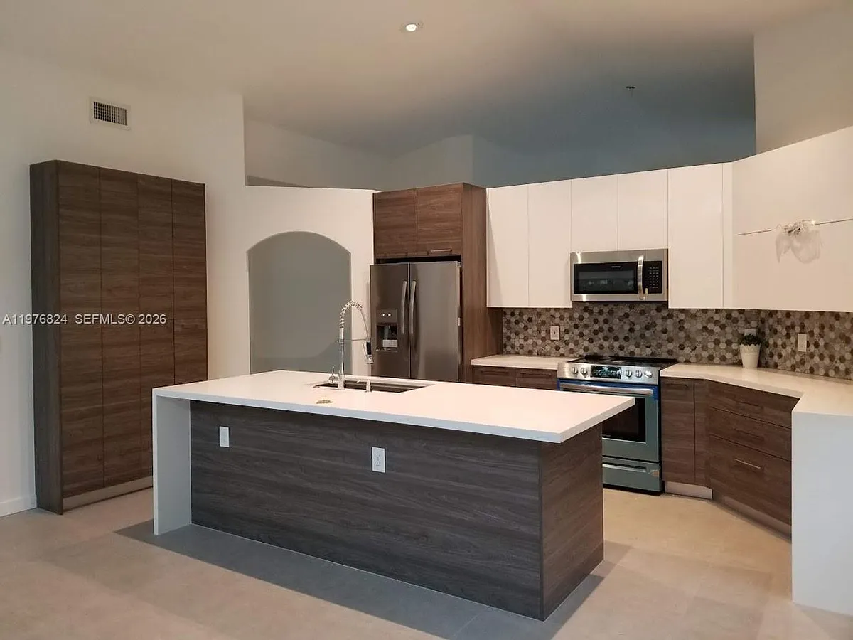 Building Photo - 10889 NW 58th Ter