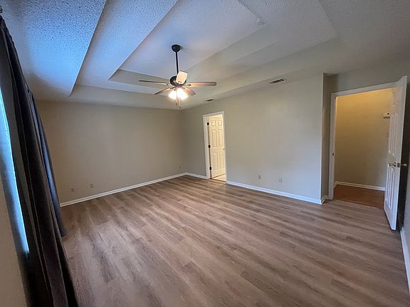 5th image of 3891 Camellia Dr