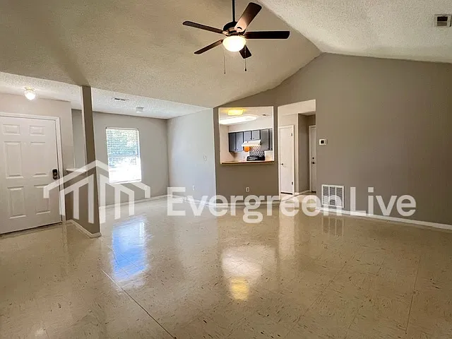 2 bed, 2.0 bath, 1140 sqft, $1,095 — Photo 3