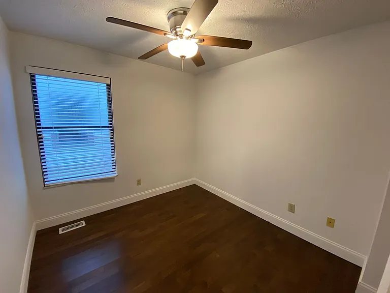 Chittenden Ave 76 MLR — Photo 28
