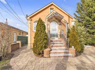 72 Shaw Ave, Valley Stream, NY 11580