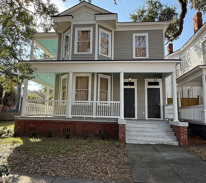 219 W 36th St