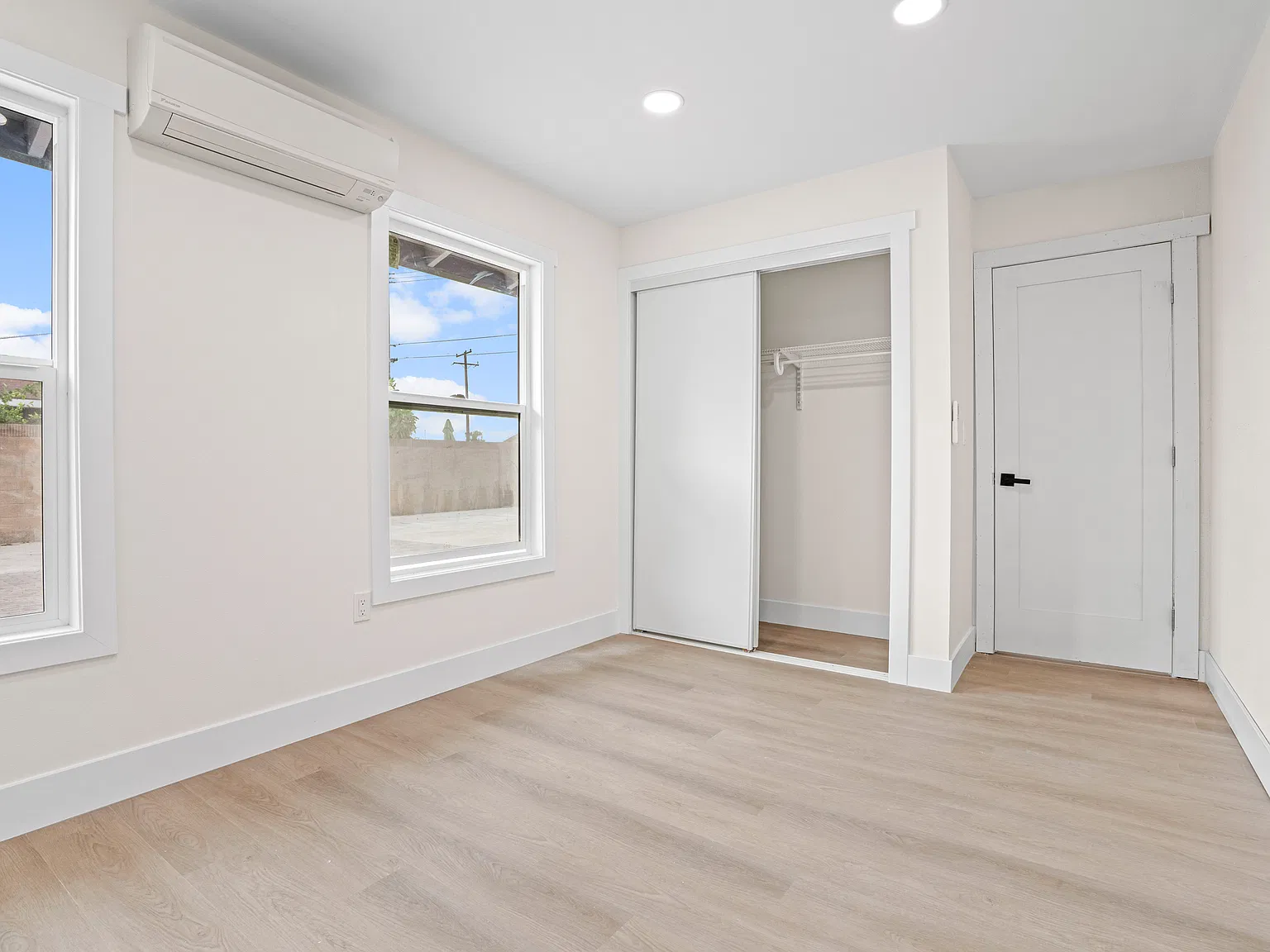 3 bed, 1000 sqft, $3,900 — Photo 4