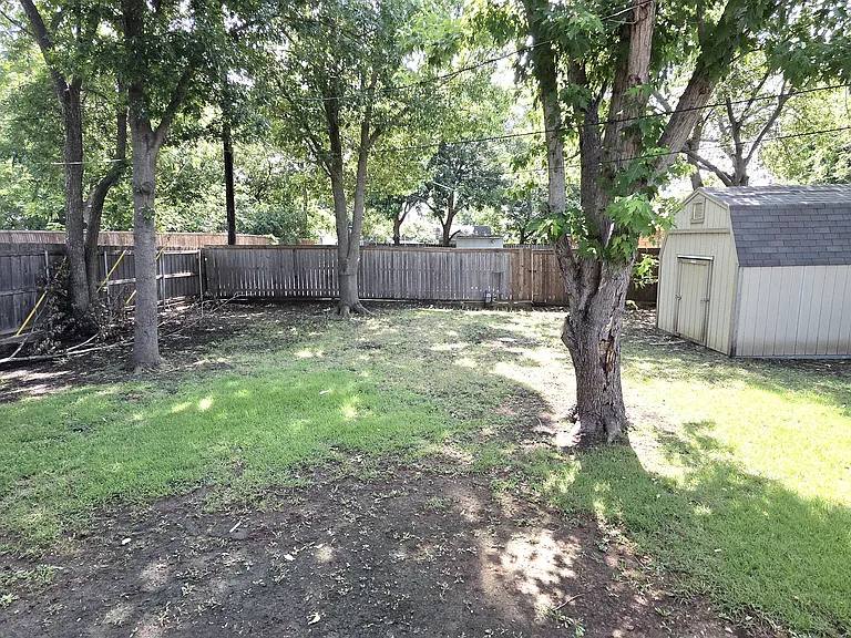 305 Dublin Dr — Photo 18
