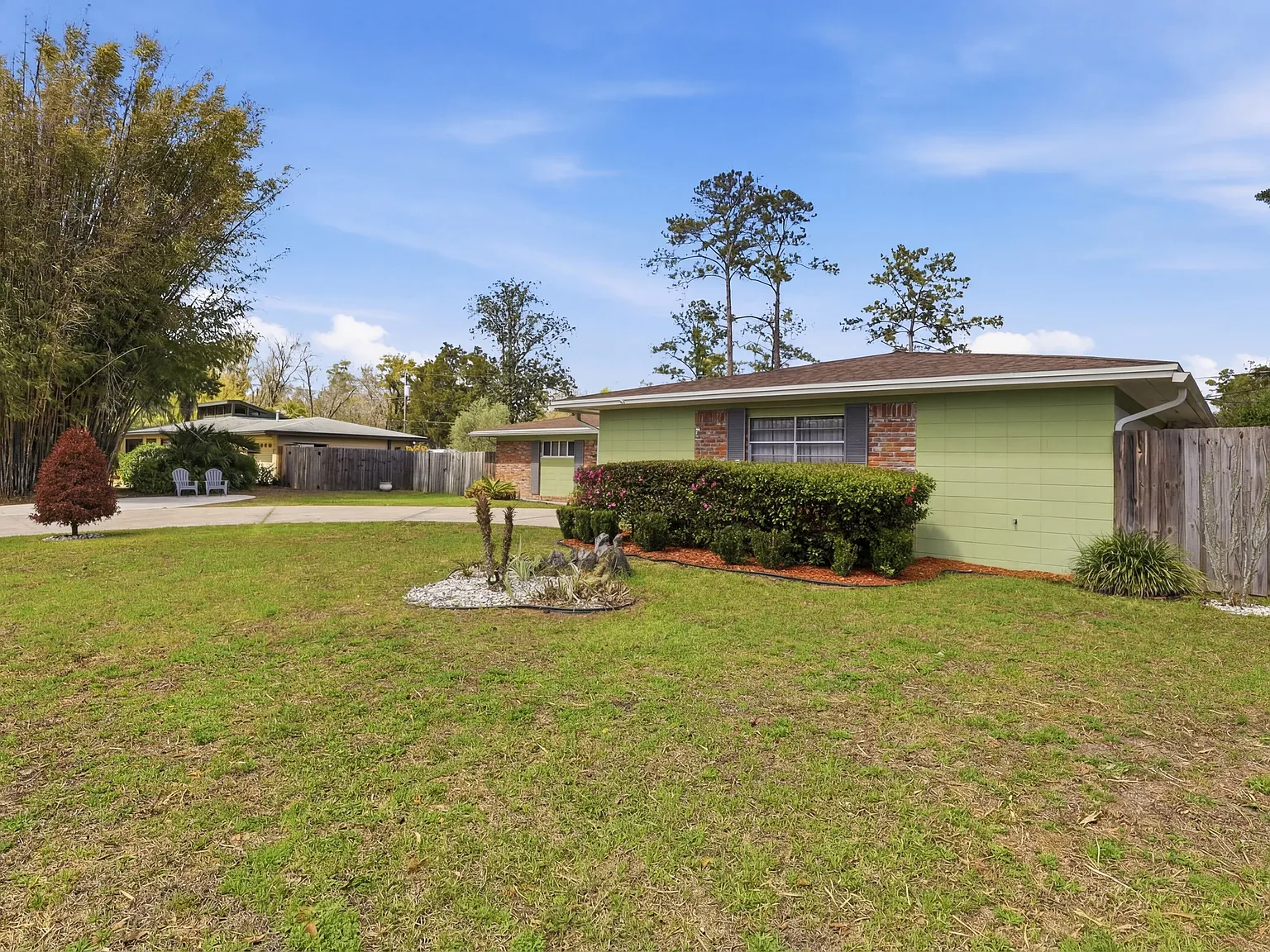 4 bed, 2186 sqft, $900 — Photo 4