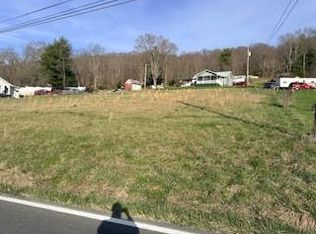 5099 Falls Mills Rd, Bluefield, WV 24701