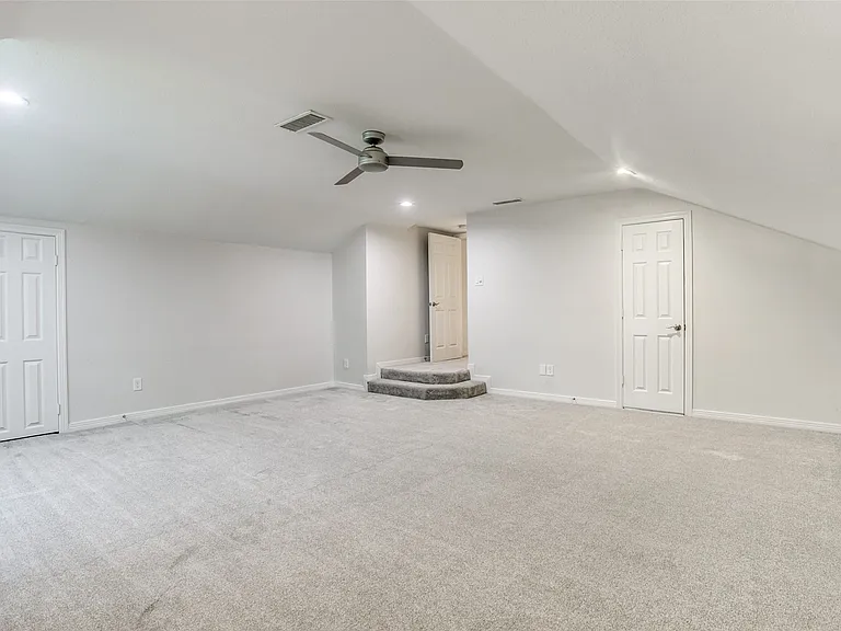 1270 Lakeway Dr — Photo 30